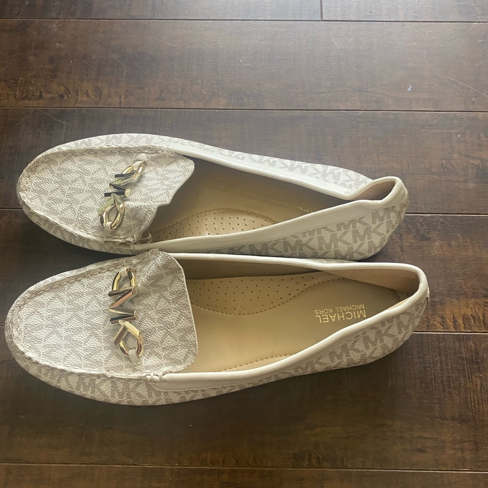 Michael Kors Reed Signature Patterned Loafers with Gold Accent - Picture 6 of 11